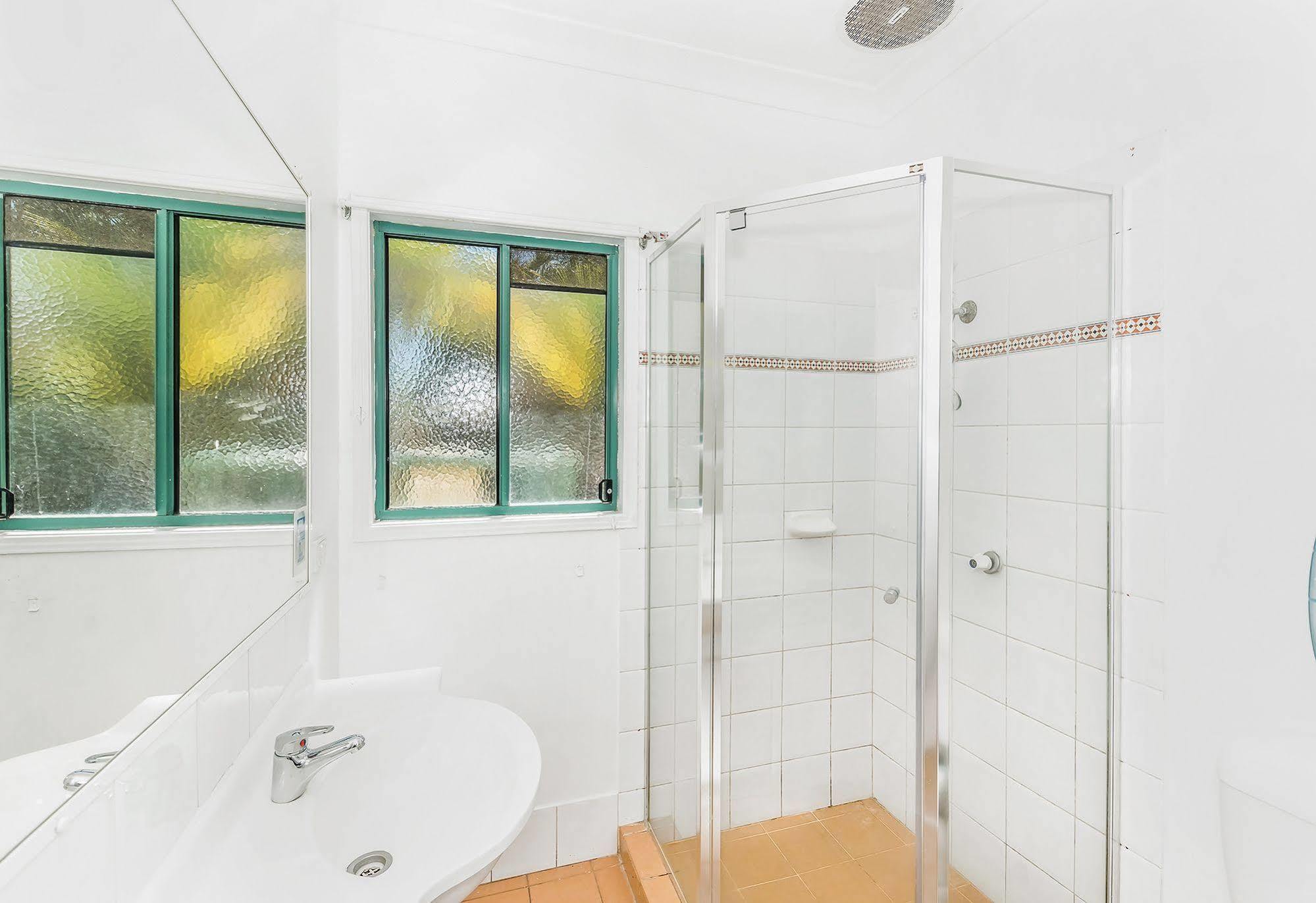 Sleeping Inn Backpackers Resort Голд-Кост Экстерьер фото
