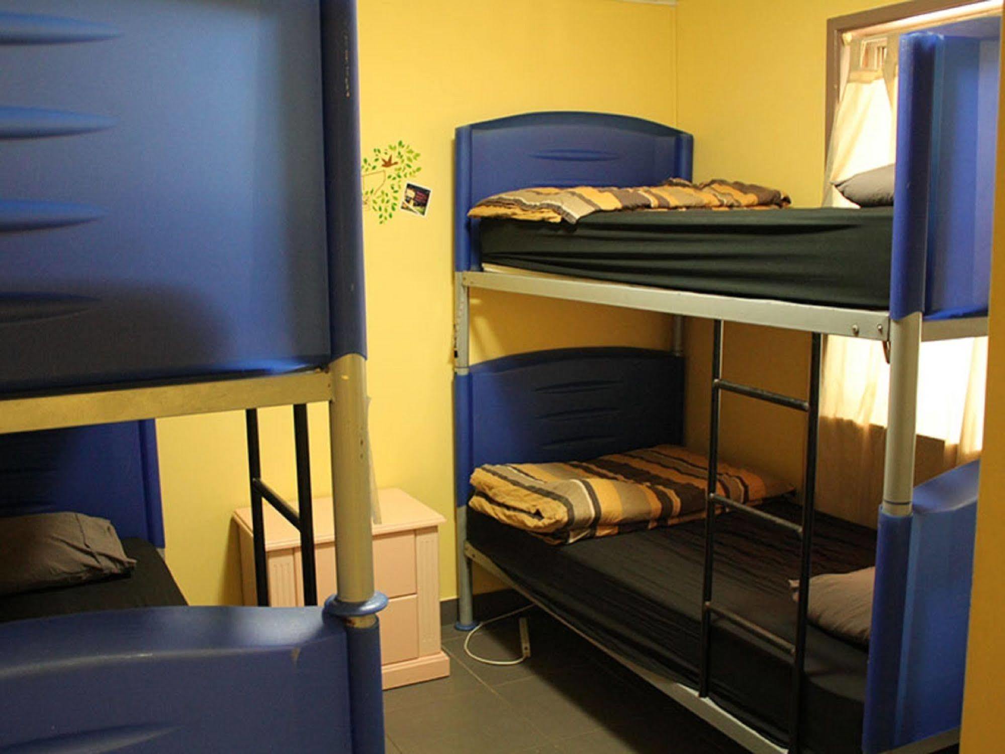Sleeping Inn Backpackers Resort Голд-Кост Экстерьер фото